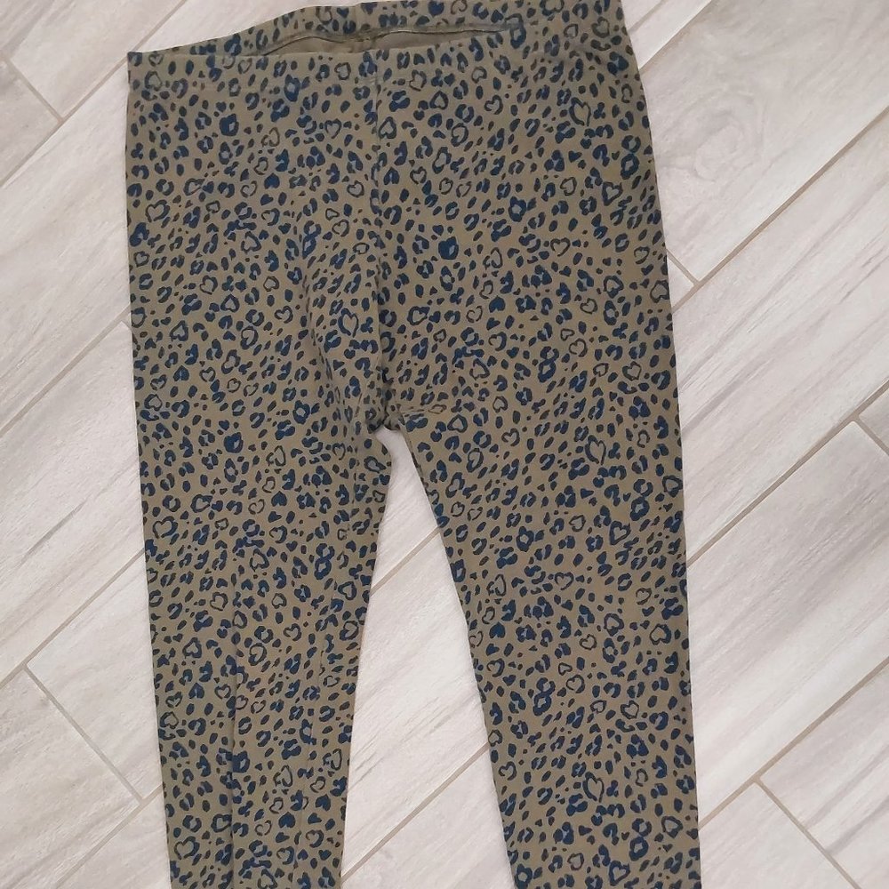 Arizona Jeans Co Army Green/Black Leopard Print Legging. Size XL